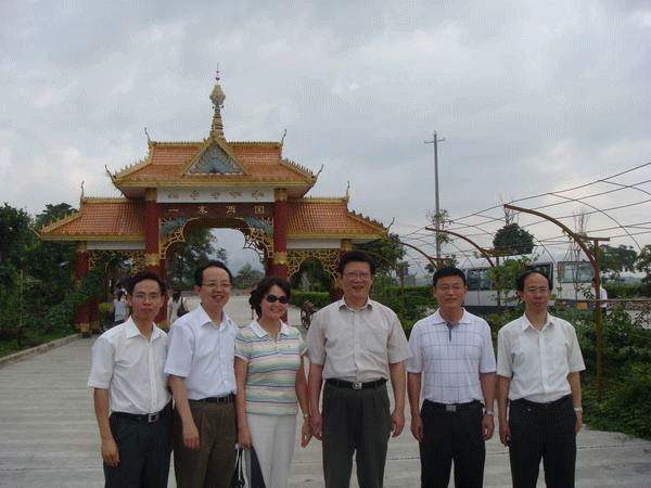 中央財(cái)經(jīng)領(lǐng)導(dǎo)小組辦公室經(jīng)貿(mào)組組長張松濤蒞臨西瑪電機(jī)視察指導(dǎo)工作。