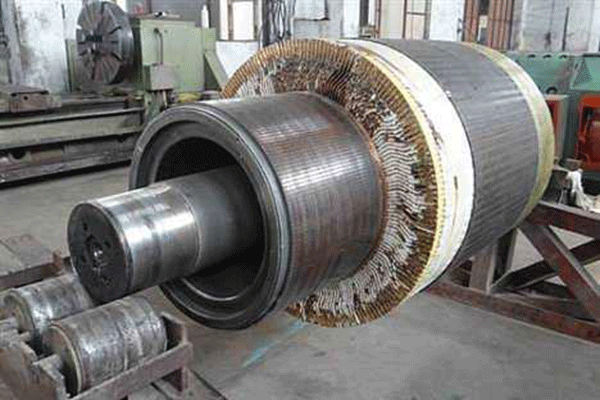 使用大型高壓電機時要注意安全問題。