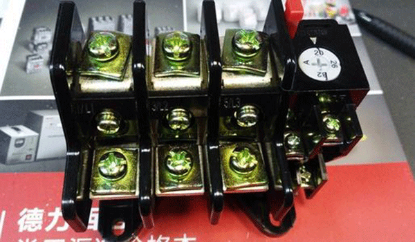 如何正確選擇三相異步電動(dòng)機(jī)保護(hù)用熱繼電器？