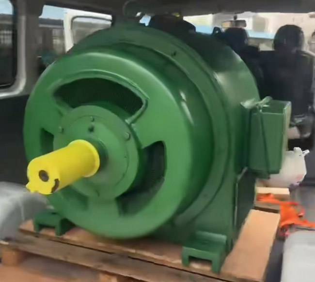 圖為正在出庫的西安西瑪JS系列高壓電機照片 圖為正在出庫的西安西瑪JS系列高壓電機照片