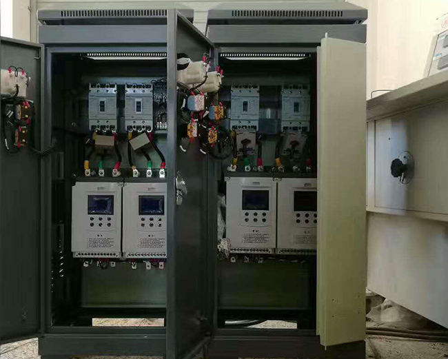 圖為高壓電機(jī)配套軟啟動(dòng)柜實(shí)物照片 圖為高壓電機(jī)配套軟啟動(dòng)柜實(shí)物照片